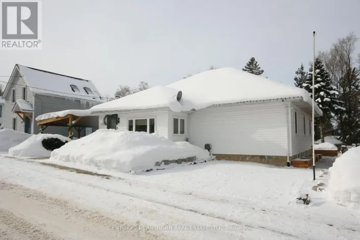 2 - 32 ONTARIO STREET, Prince Edward County