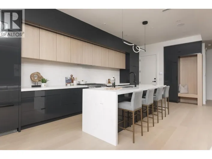 2 3232 W 38TH AVENUE, Vancouver