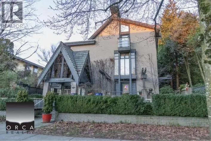 2 328 E 2ND STREET, North Vancouver