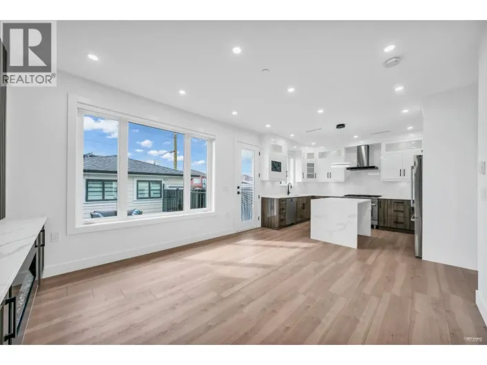 2 3344 ADANAC STREET, Vancouver