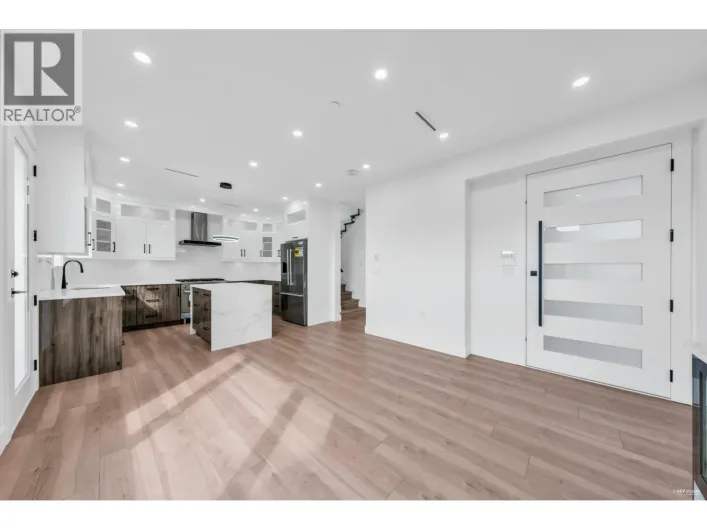 2 3344 ADANAC STREET, Vancouver