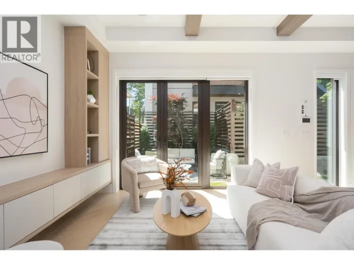 2 3391 VICTORIA DRIVE, Vancouver