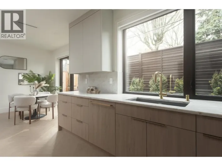 2 3393 VICTORIA DRIVE, Vancouver