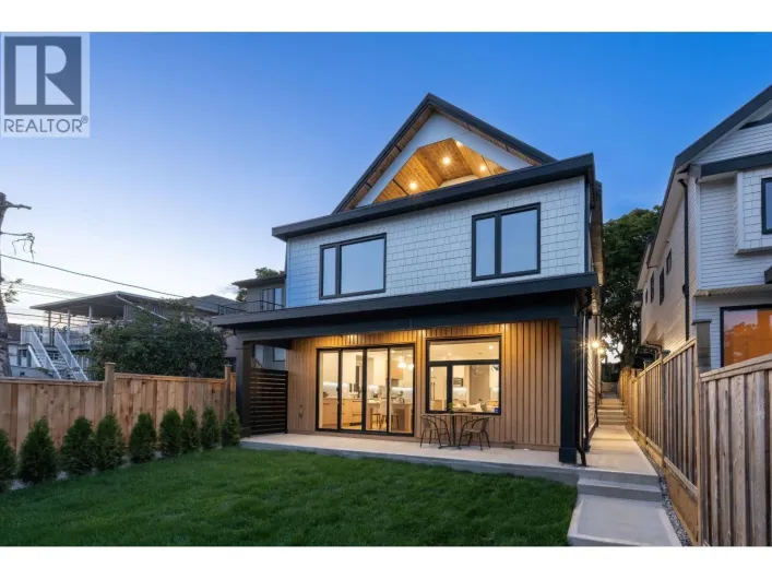 2 3576 E PENDER STREET, Vancouver