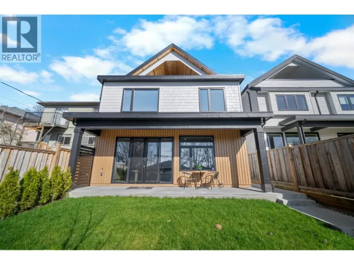 2 3576 E PENDER STREET, Vancouver