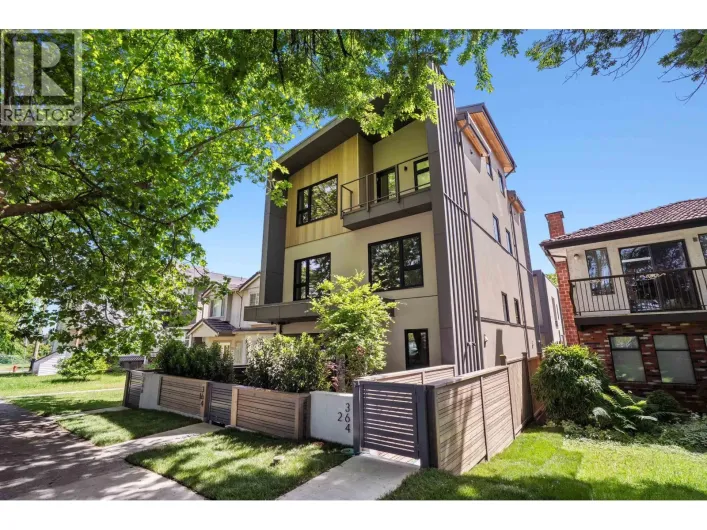2 364 E 23RD AVENUE, Vancouver