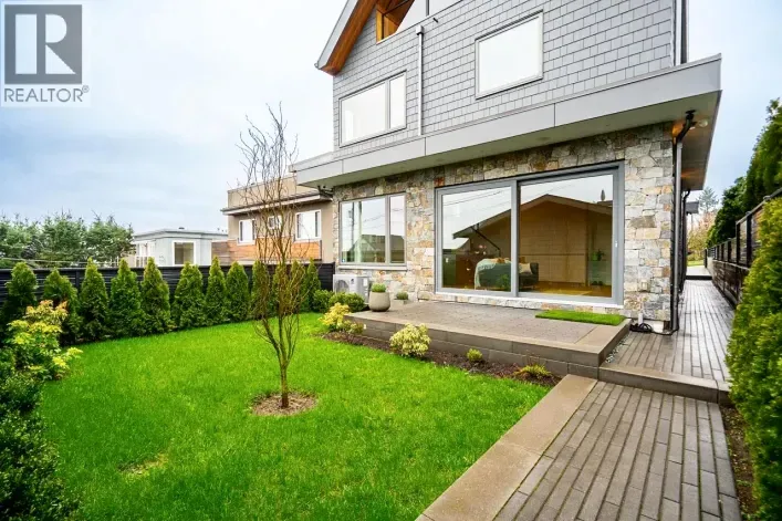 2 3674 OXFORD STREET, Vancouver