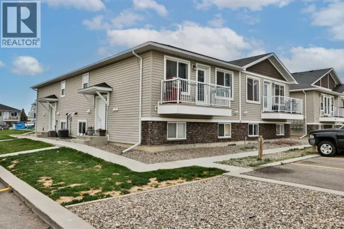 2, 37 Cougar Cove N, Lethbridge