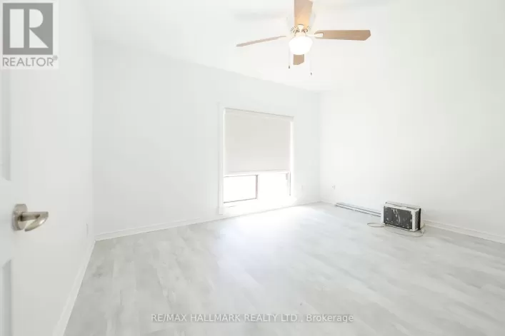 2 - 37 HOLLAND STREET W, Bradford West Gwillimbury