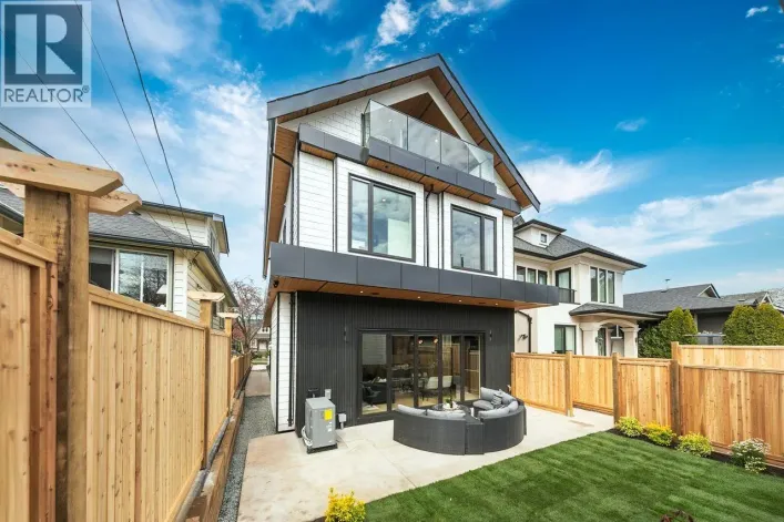 2 3708 W 18TH AVENUE, Vancouver