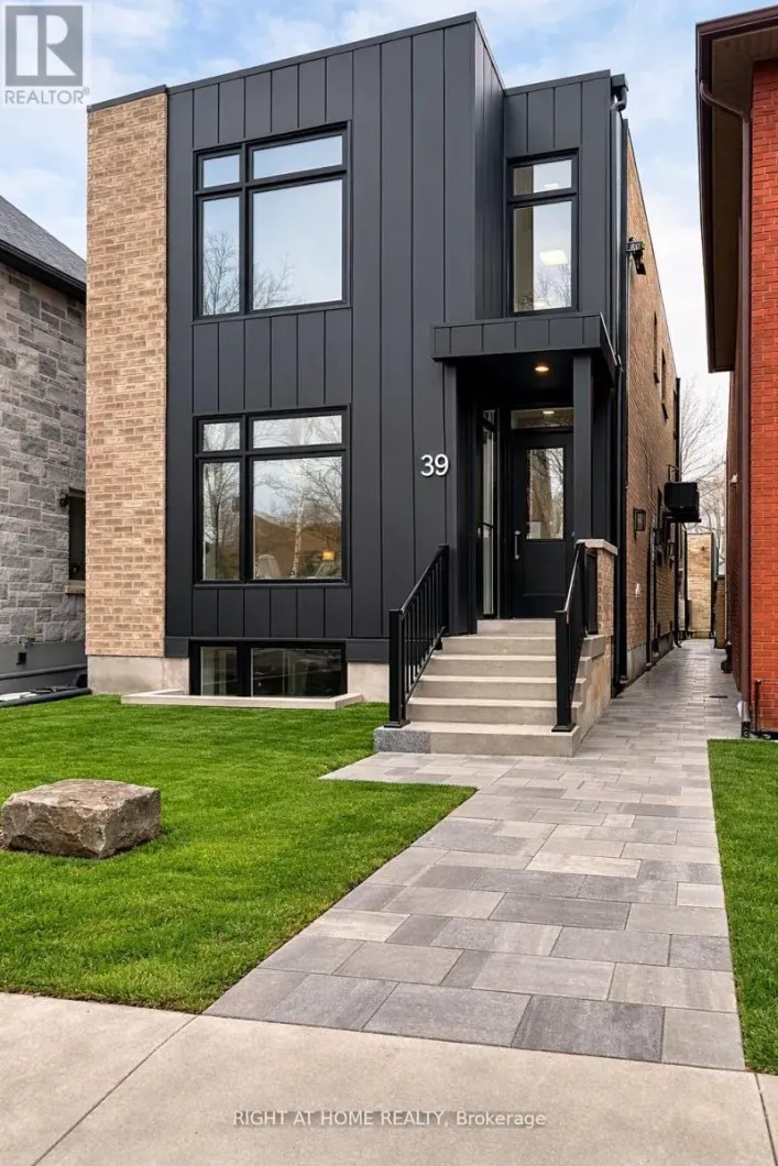 Triplex for rent: 2 - 39 FIFTEENTH STREET, Toronto