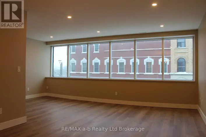 2 - 391 DUNDAS STREET, Woodstock