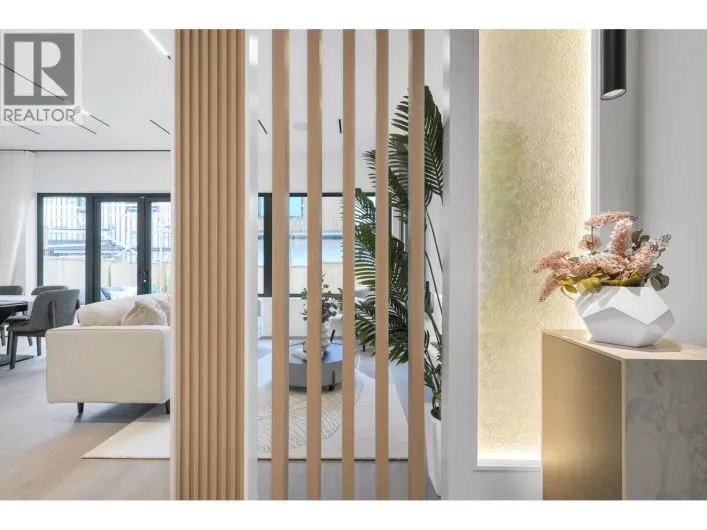 2 4023 W 18TH AVENUE, Vancouver