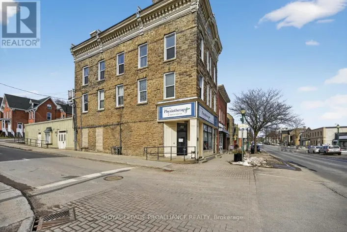 2 -42 KING STREET E, Brockville