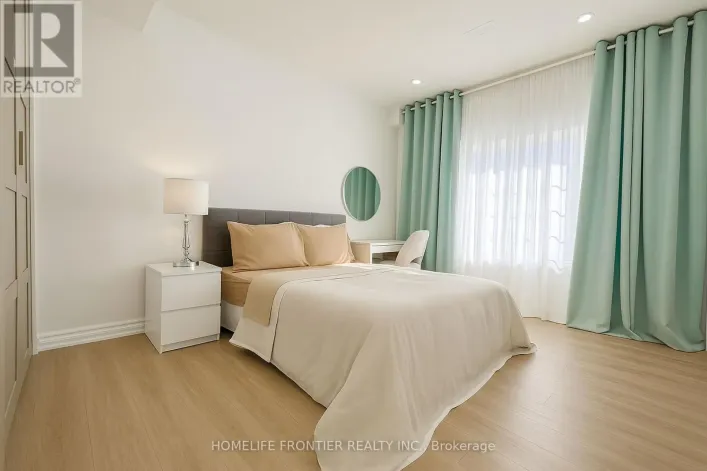 #2 - 43 KENNETH ROSS BEND, East Gwillimbury