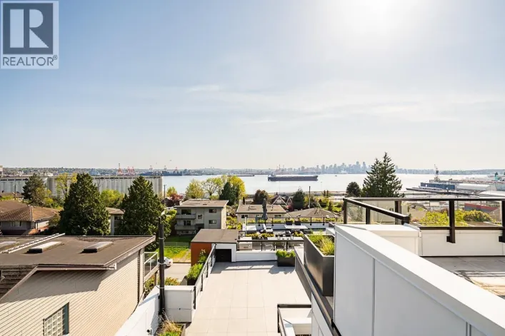 2 434 E 1ST STREET, North Vancouver