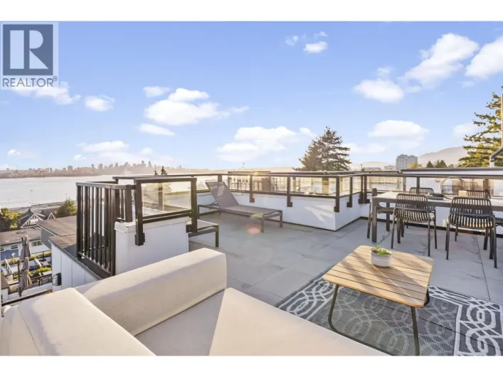 2 434 E 1ST STREET, North Vancouver