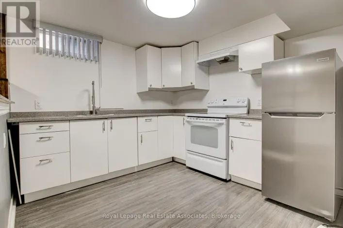 2 - 45 BOND STREET, Kitchener