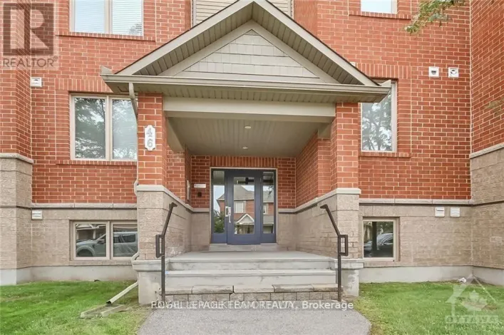 2 - 46 BARNSTONE DRIVE, Ottawa