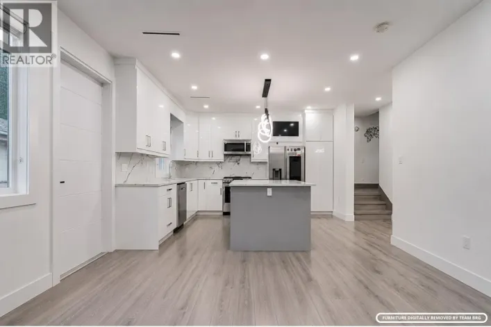 2 4675 CANADA WAY, Burnaby