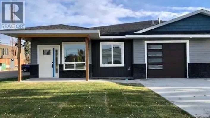 #2, 4738 49A Avenue, Lacombe