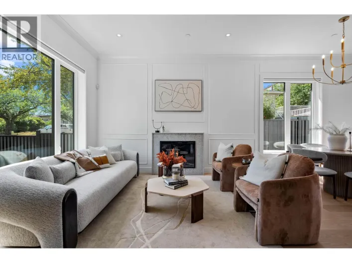 2 4845 COMMERCIAL STREET, Vancouver