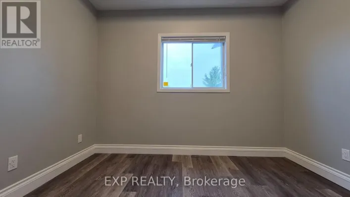 2 - 5 BATES DRIVE, Carleton Place