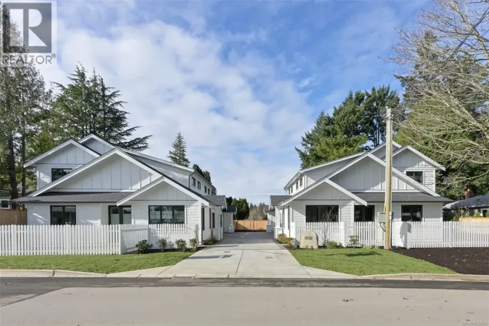 2 5032 Wesley Rd, Saanich