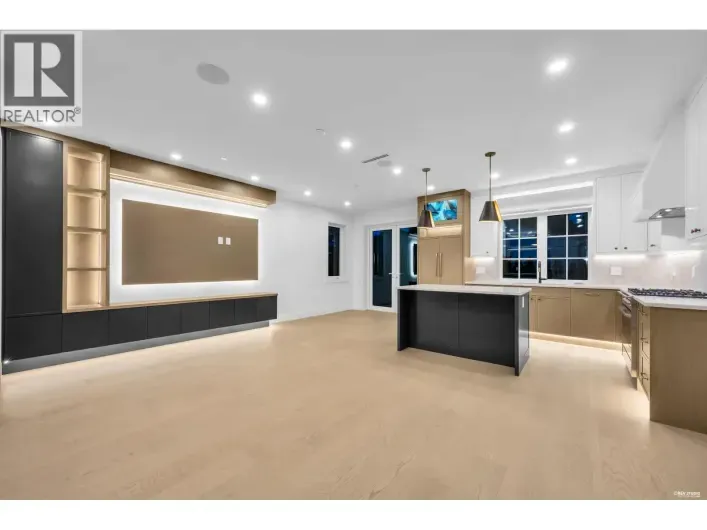 2 5150 SPENCER STREET, Vancouver