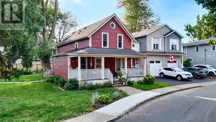 2 - 52 QUEENS CIRCLE, Fort Erie