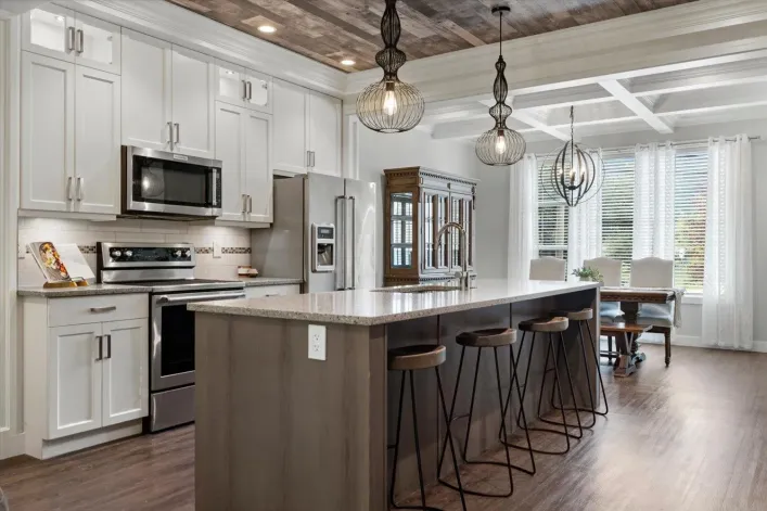 2 520 HOT SPRINGS ROAD|Harrison Hot Springs, Harrison Hot Springs