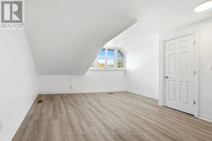2 - 525 RICHMOND STREET, London East