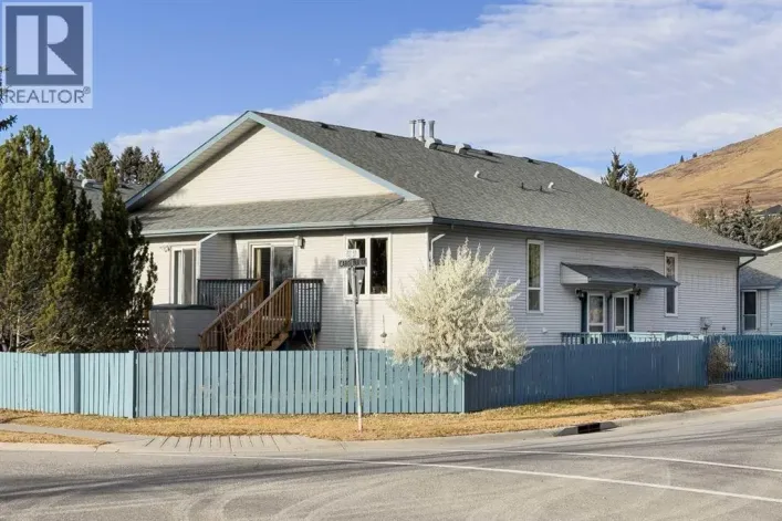 2, 532 First Street Street E, Cochrane