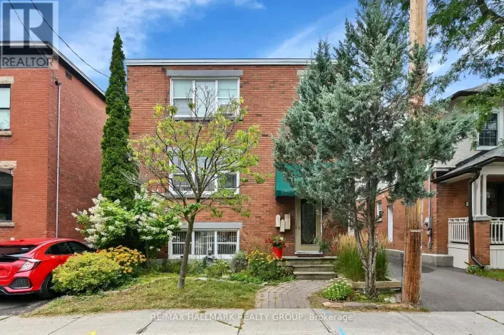 Triplex for rent: 2 - 55 IVY CRESCENT, Ottawa