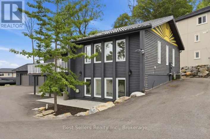 2 - 56 FLORENCE STREET W, Huntsville