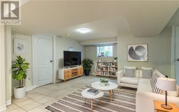 2 - 609 MOHAWK ROAD E, Hamilton