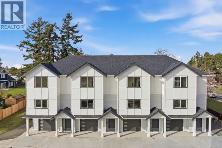 2 621 Broadway St, Saanich