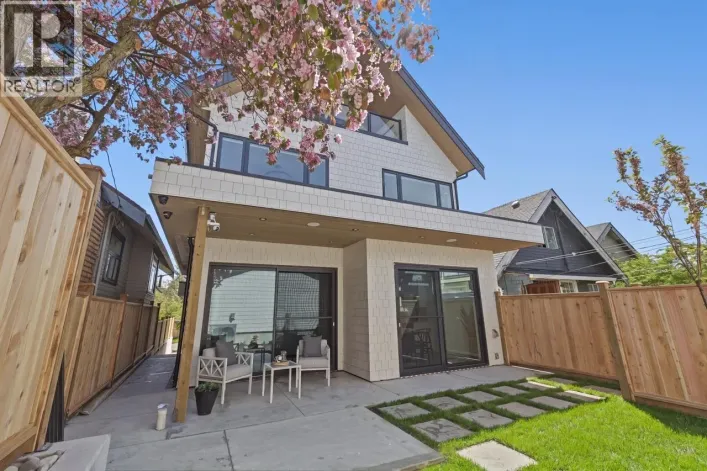 2 625 E 24TH AVENUE, Vancouver