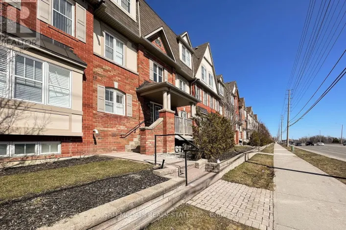 2 - 639 DUNDAS STREET W, Mississauga