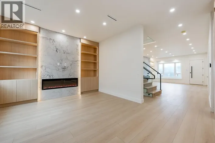 2 6554 CHARLES STREET, Burnaby