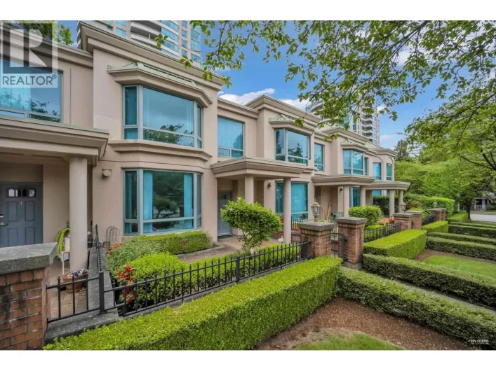 2 6611 SOUTHOAKS CRESCENT, Burnaby