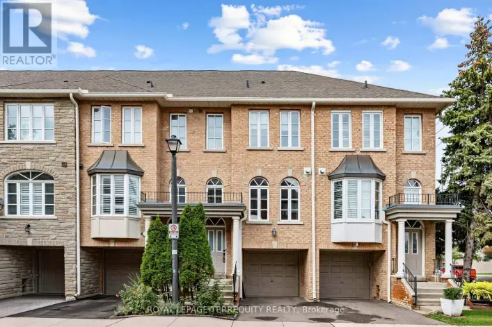 Row / Townhouse for sale: 2 - 68 SUPERIOR CREEK LANE, Toronto