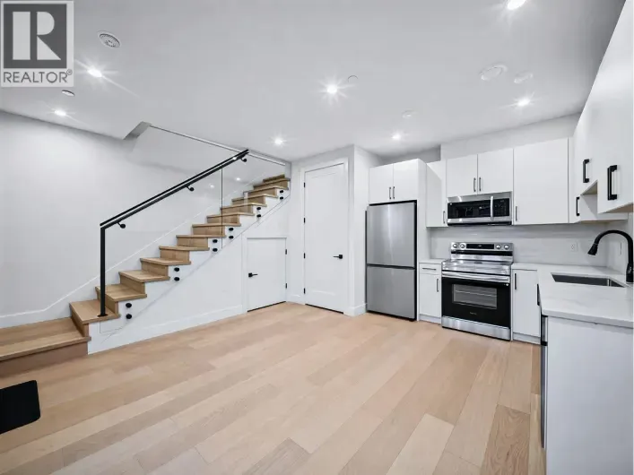 2 6989 KERR STREET, Vancouver