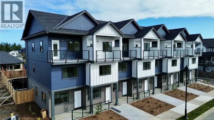 2 704 Beaver Creek Blvd, Campbell River