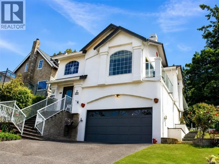 2 709 Luscombe Pl, Esquimalt