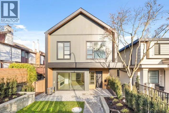 2 727 E 31ST AVENUE, Vancouver