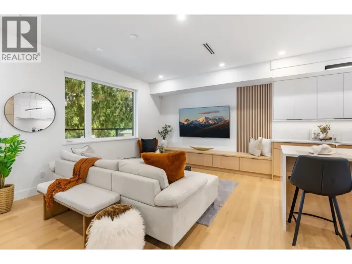 2 7554 WRIGHT STREET, Burnaby