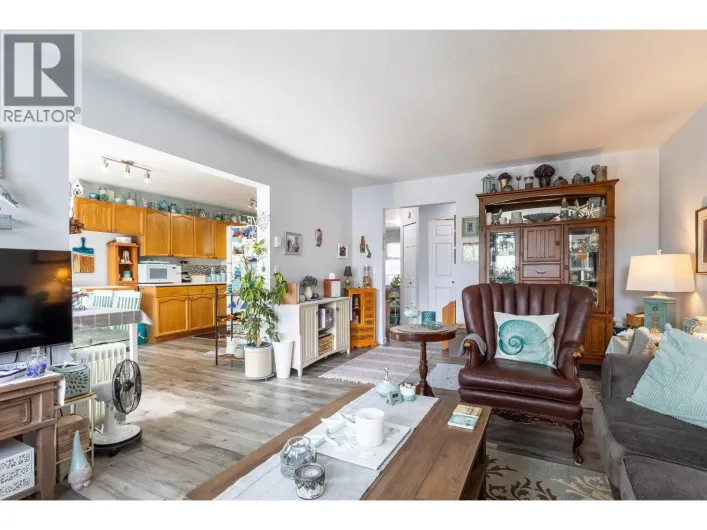 2 765 SCHOOL ROAD, Gibsons