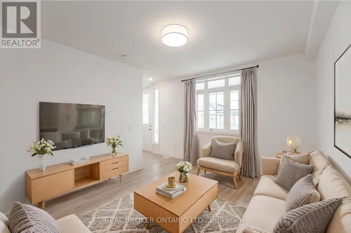 2 - 777 BEACH BOULEVARD, Hamilton