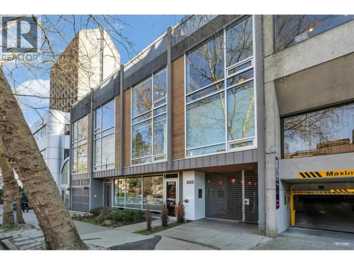 2 850 W 8TH AVENUE, Vancouver